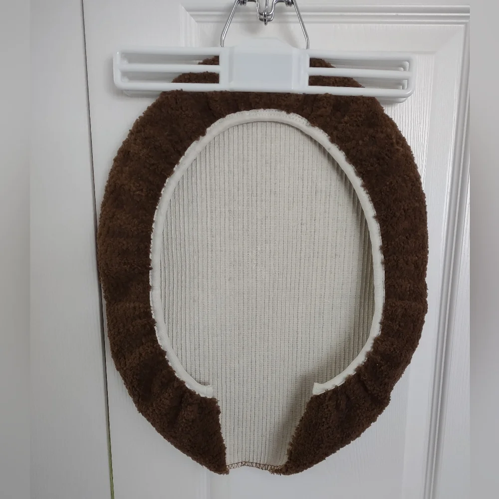 Bathroom Mats & Toilet Lids Covers Various Colors LOT OF 4
